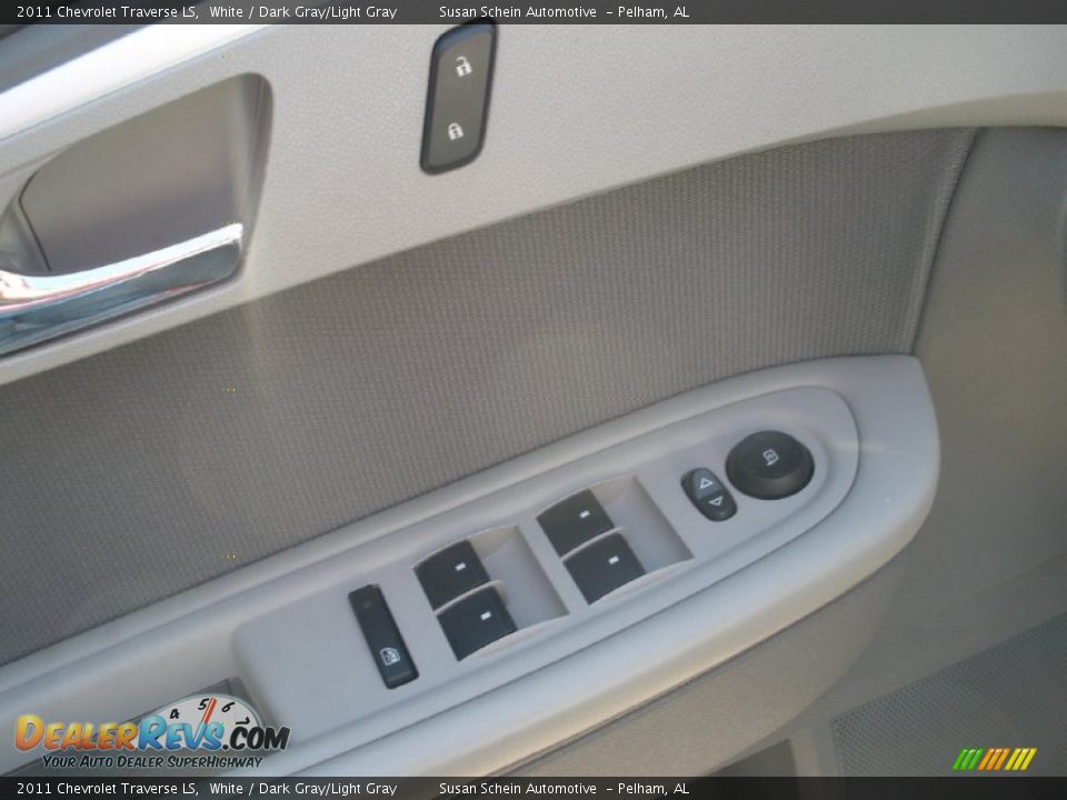 2011 Chevrolet Traverse LS White / Dark Gray/Light Gray Photo #22