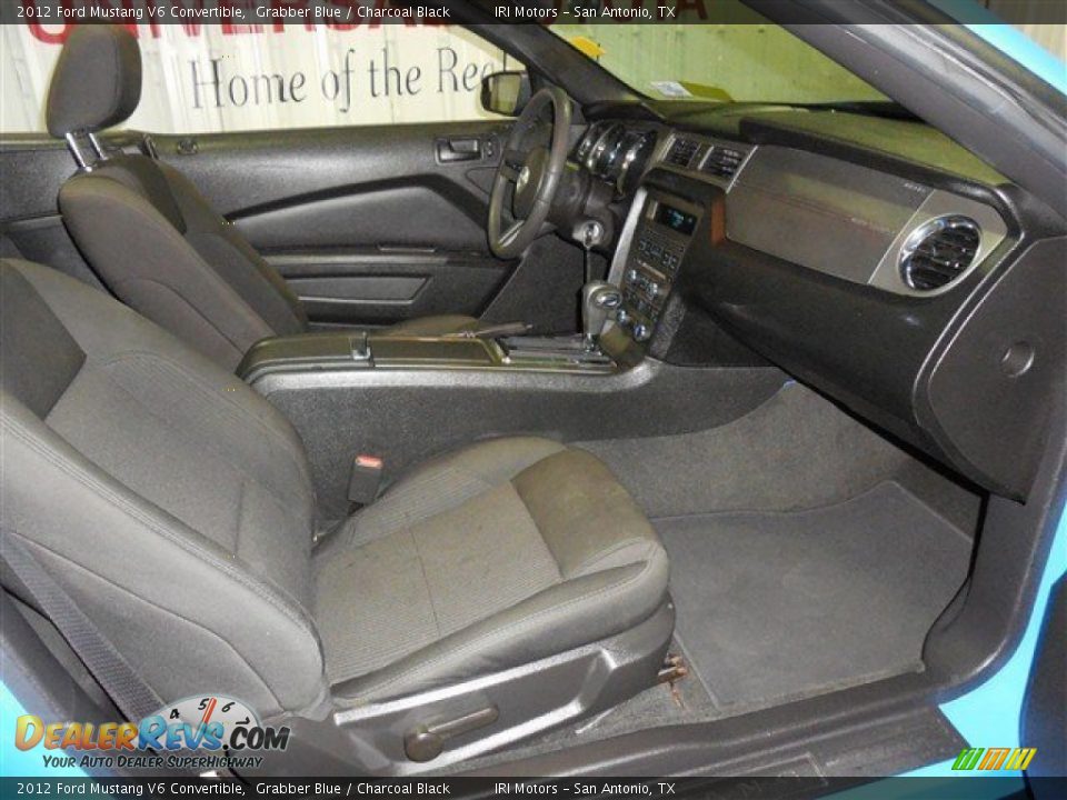 2012 Ford Mustang V6 Convertible Grabber Blue / Charcoal Black Photo #16