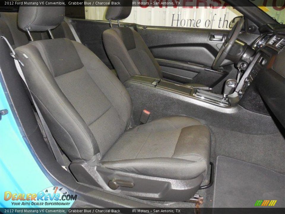 2012 Ford Mustang V6 Convertible Grabber Blue / Charcoal Black Photo #17