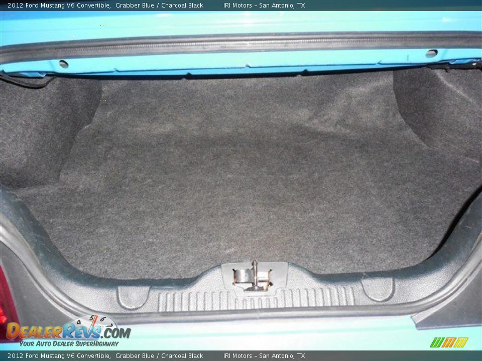 2012 Ford Mustang V6 Convertible Grabber Blue / Charcoal Black Photo #20
