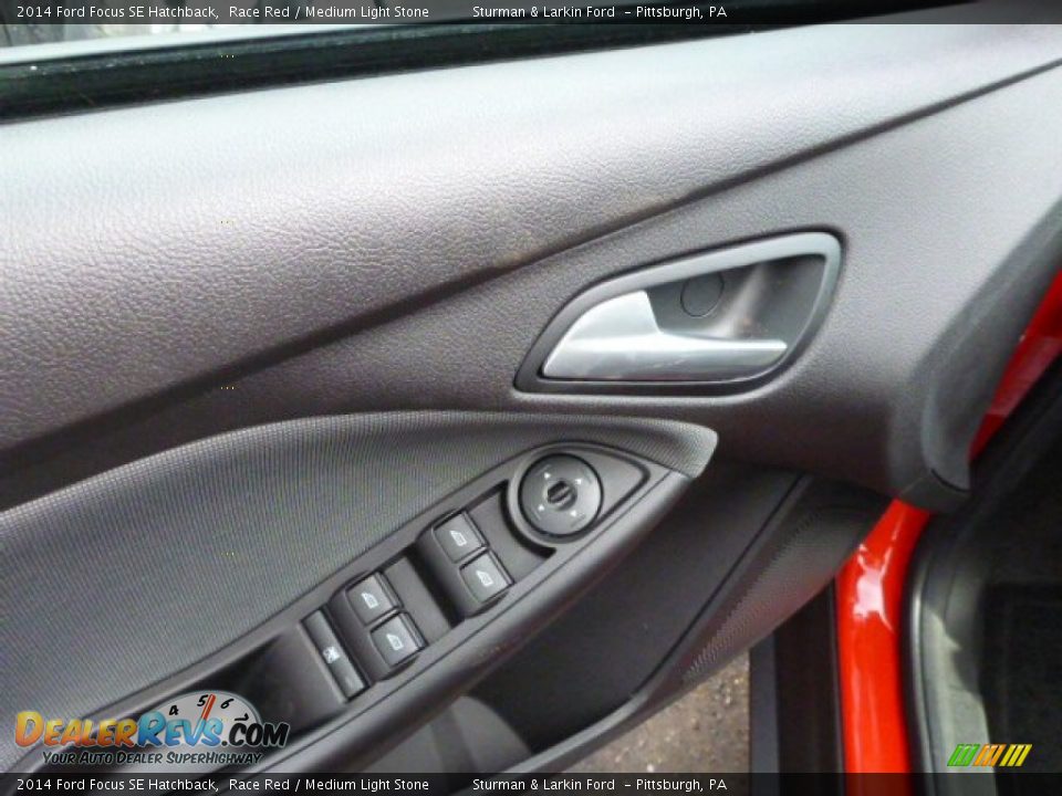 2014 Ford Focus SE Hatchback Race Red / Medium Light Stone Photo #9