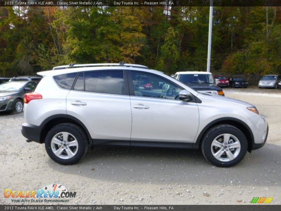 2013 Toyota RAV4 XLE AWD Classic Silver Metallic / Ash Photo #2