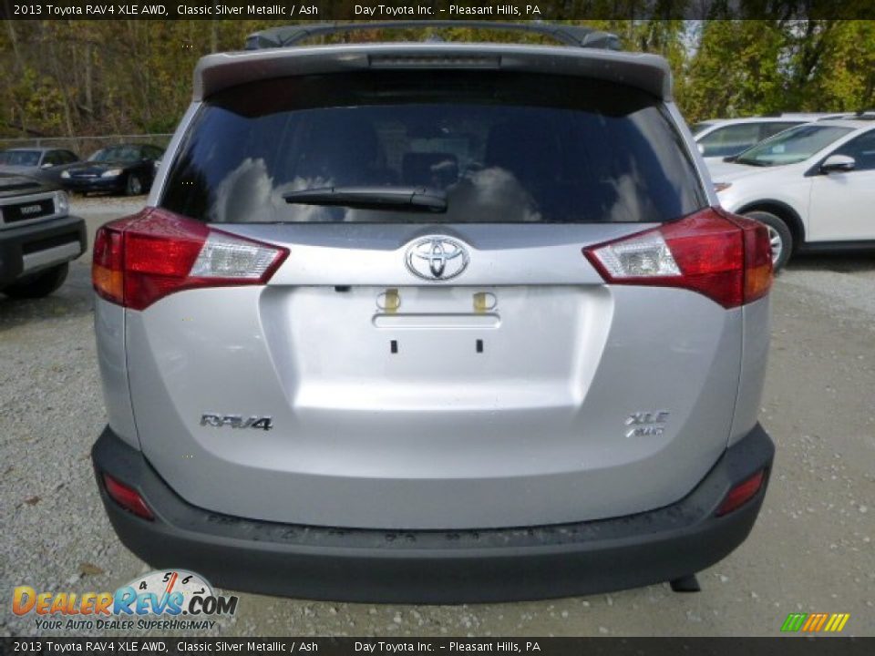 2013 Toyota RAV4 XLE AWD Classic Silver Metallic / Ash Photo #4