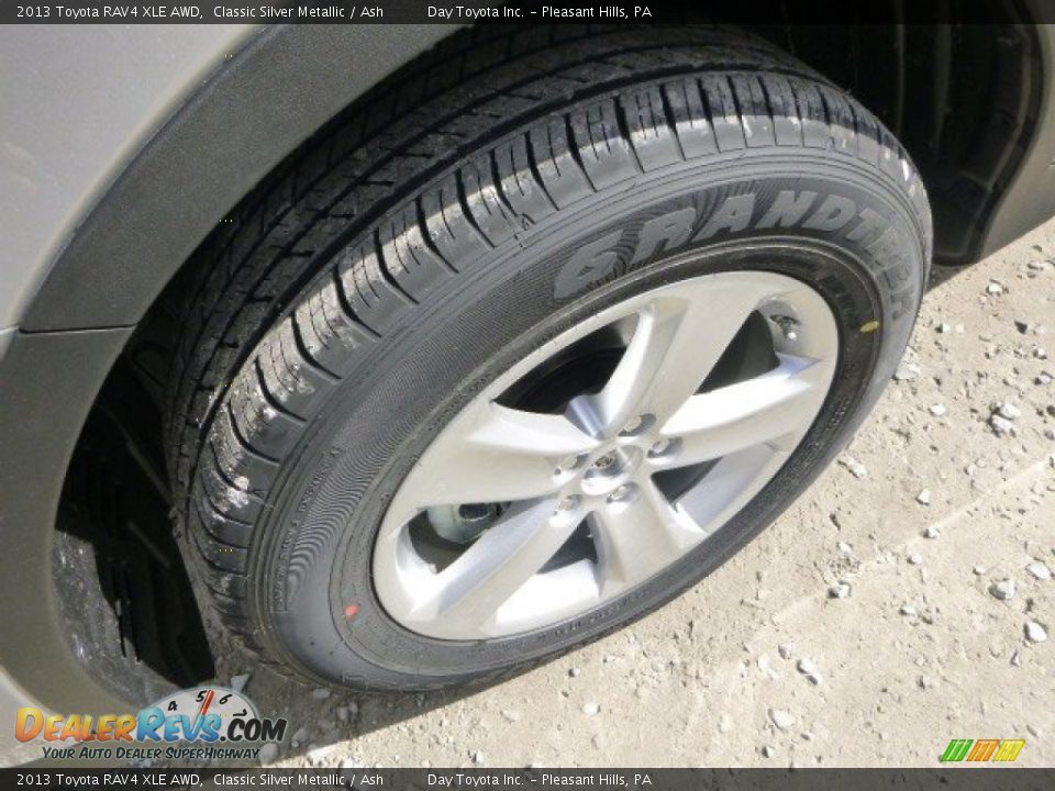 2013 Toyota RAV4 XLE AWD Classic Silver Metallic / Ash Photo #9