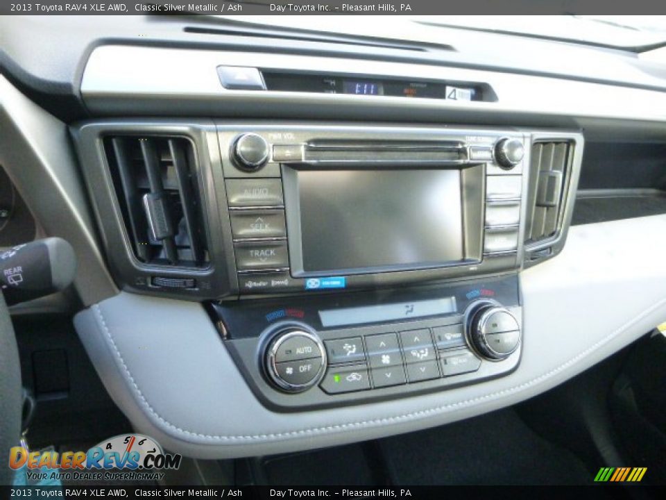 2013 Toyota RAV4 XLE AWD Classic Silver Metallic / Ash Photo #18