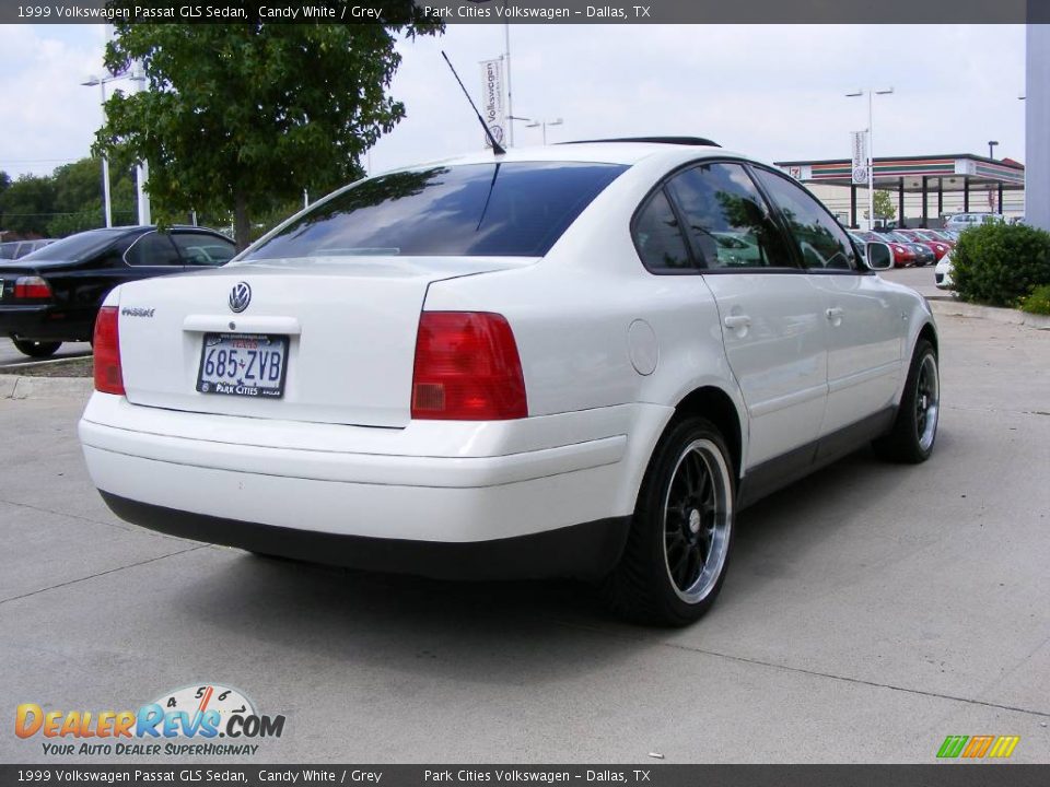 1999 Volkswagen Passat GLS Sedan Candy White / Grey Photo #7