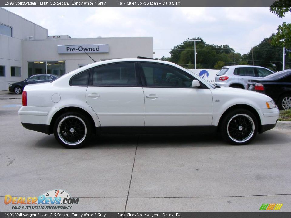 1999 Volkswagen Passat GLS Sedan Candy White / Grey Photo #8
