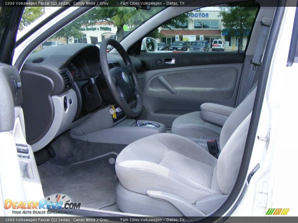 1999 Volkswagen Passat GLS Sedan Candy White / Grey Photo #9
