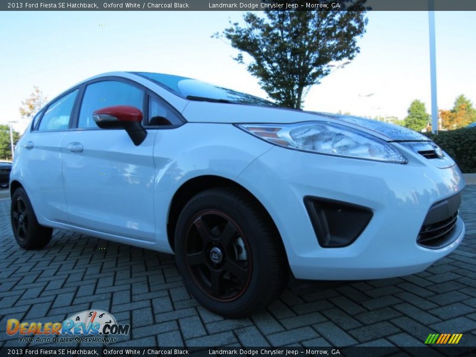 2013 Ford Fiesta SE Hatchback Oxford White / Charcoal Black Photo #7