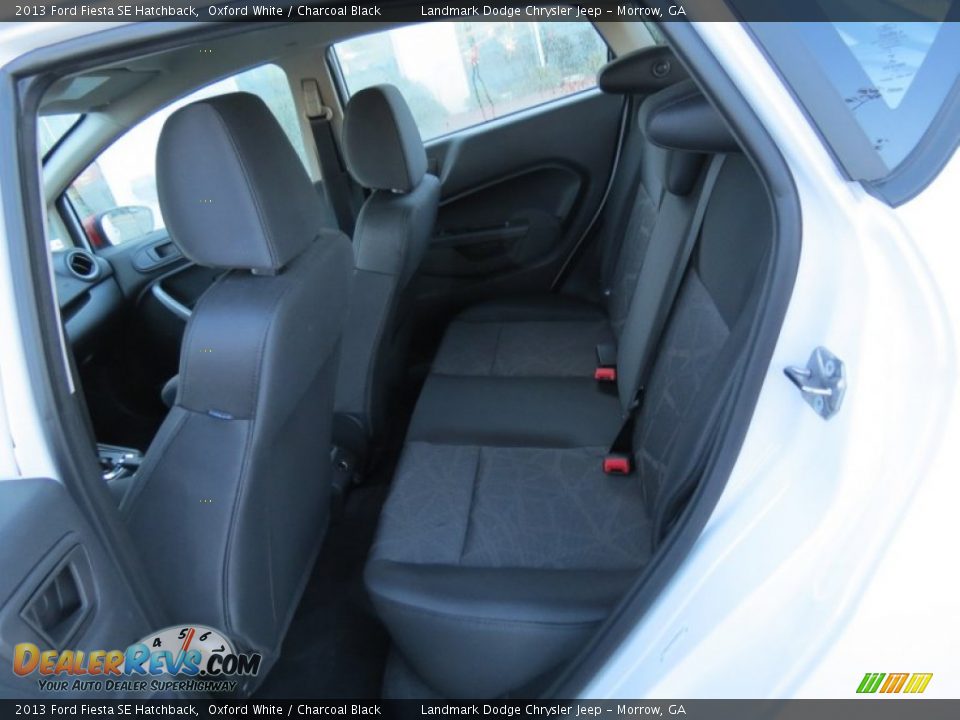 2013 Ford Fiesta SE Hatchback Oxford White / Charcoal Black Photo #13