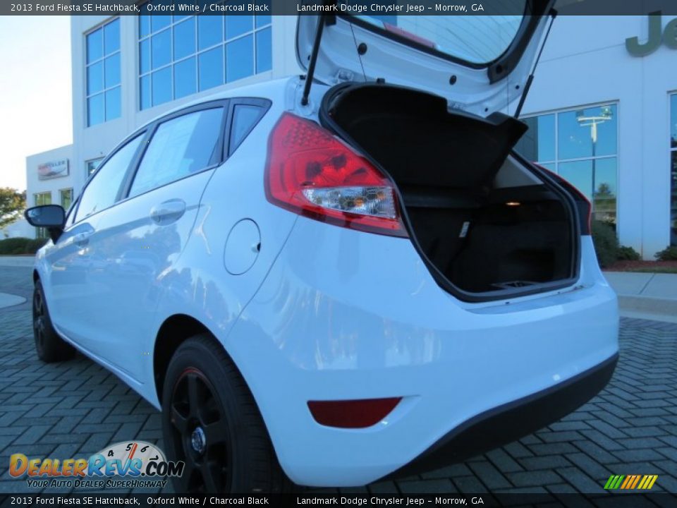 2013 Ford Fiesta SE Hatchback Oxford White / Charcoal Black Photo #16