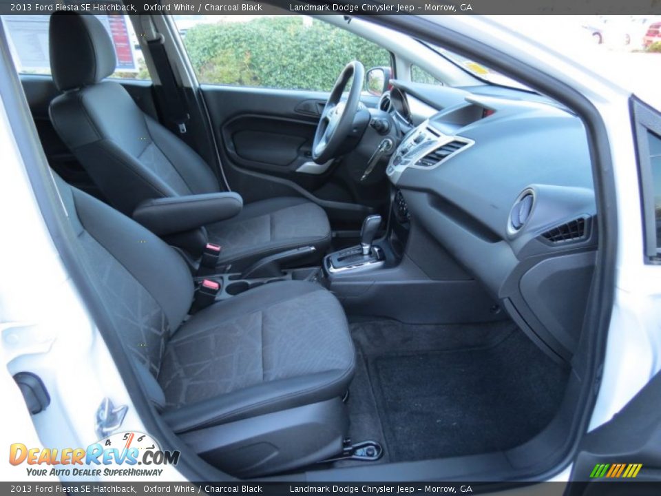 2013 Ford Fiesta SE Hatchback Oxford White / Charcoal Black Photo #21