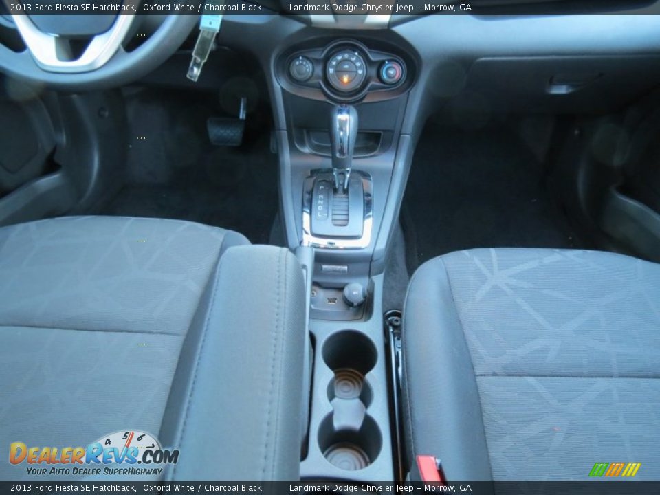 2013 Ford Fiesta SE Hatchback Oxford White / Charcoal Black Photo #26