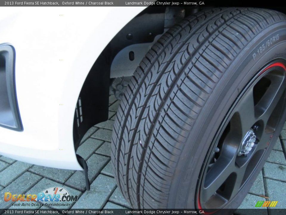 2013 Ford Fiesta SE Hatchback Oxford White / Charcoal Black Photo #33