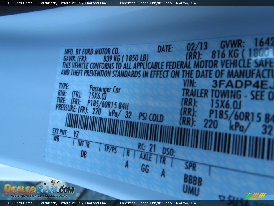 2013 Ford Fiesta SE Hatchback Oxford White / Charcoal Black Photo #34