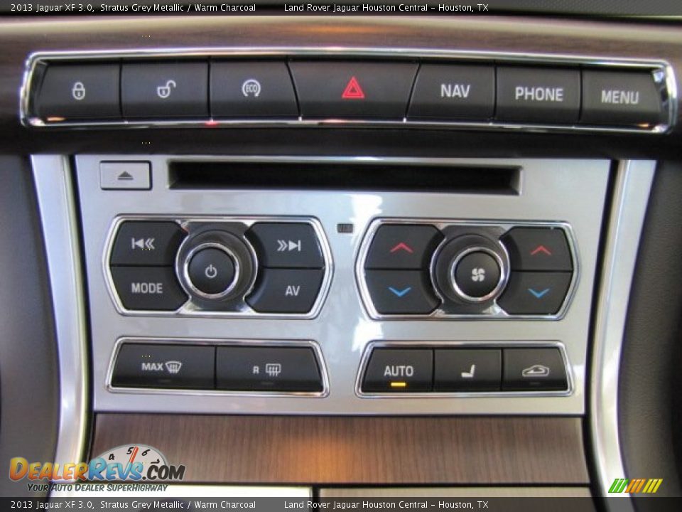 Controls of 2013 Jaguar XF 3.0 Photo #22