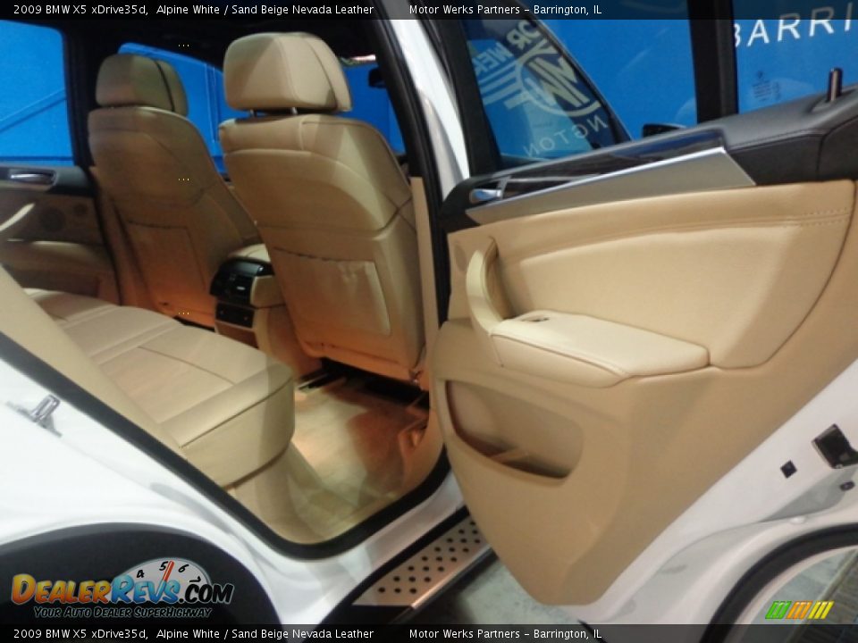 2009 BMW X5 xDrive35d Alpine White / Sand Beige Nevada Leather Photo #31