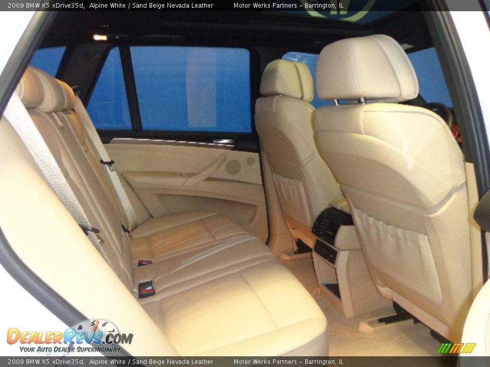 2009 BMW X5 xDrive35d Alpine White / Sand Beige Nevada Leather Photo #33