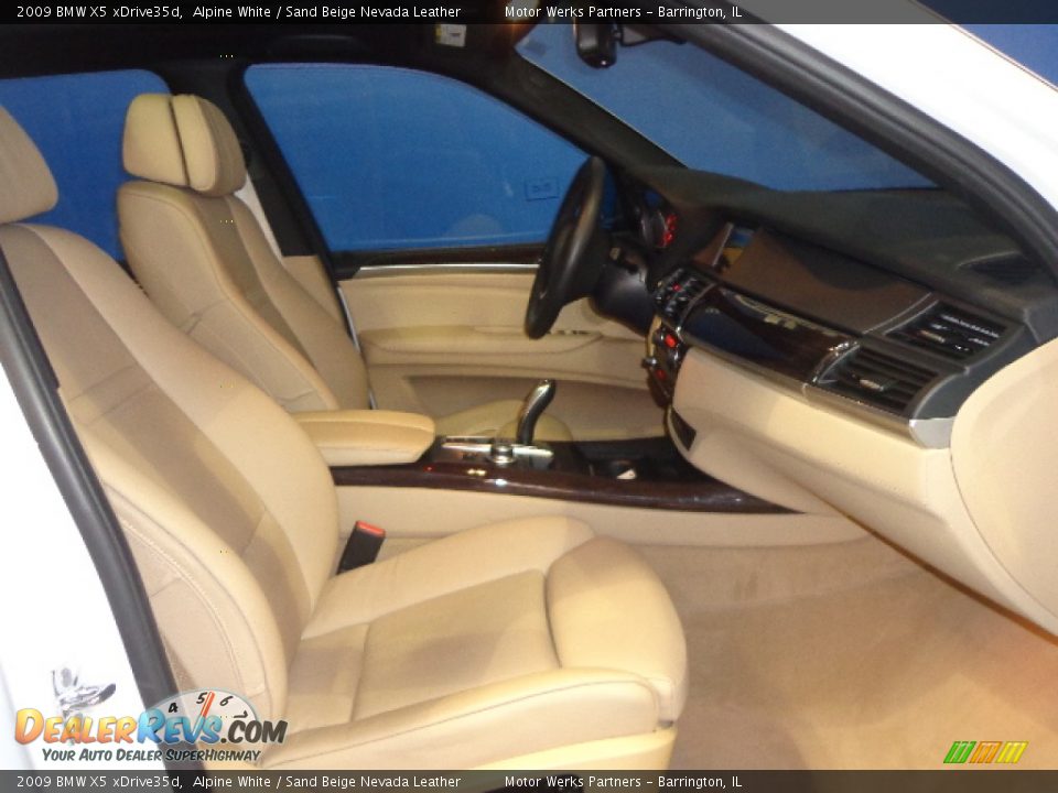 2009 BMW X5 xDrive35d Alpine White / Sand Beige Nevada Leather Photo #34