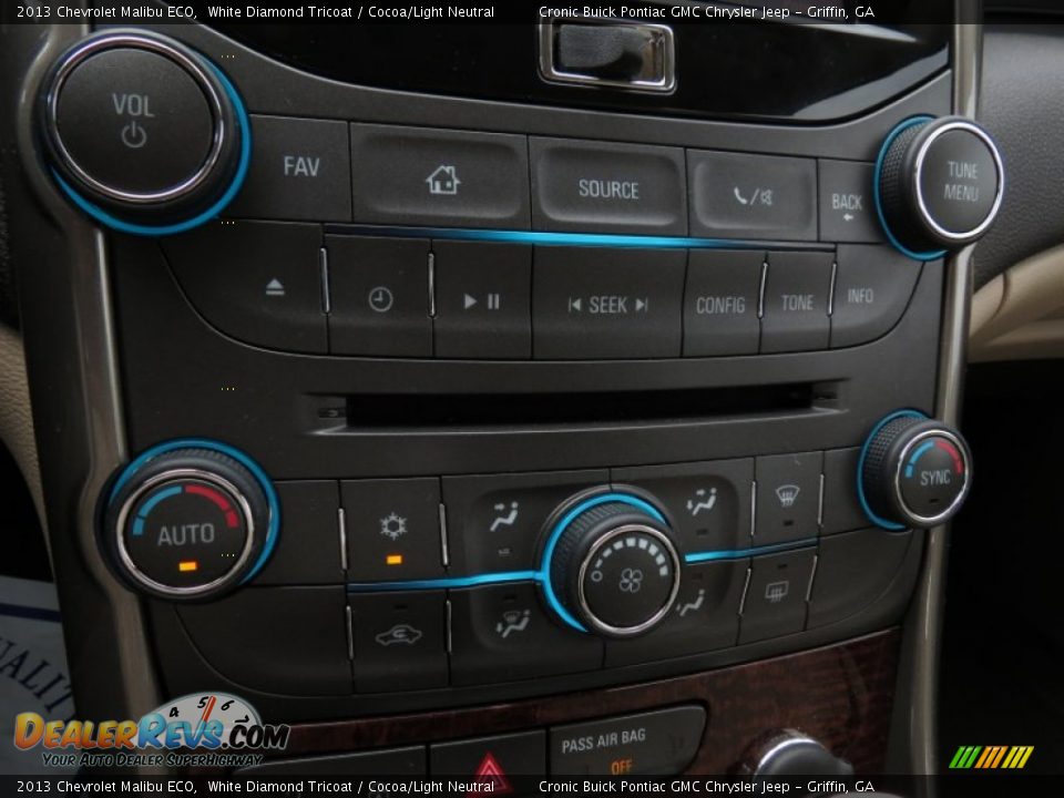 2013 Chevrolet Malibu ECO White Diamond Tricoat / Cocoa/Light Neutral Photo #23