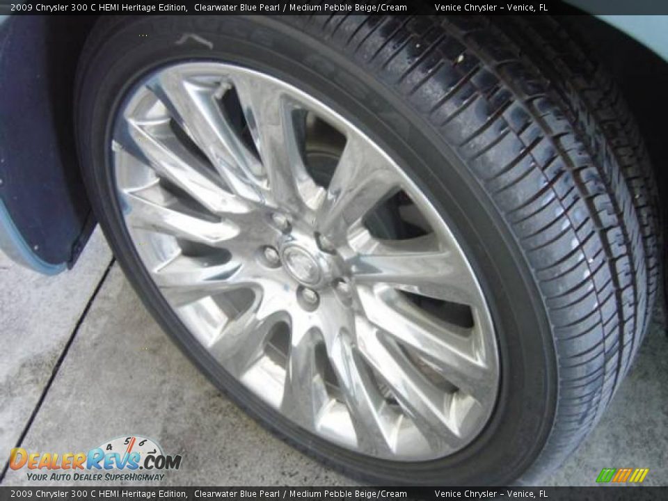 2009 Chrysler 300 C HEMI Heritage Edition Clearwater Blue Pearl / Medium Pebble Beige/Cream Photo #10