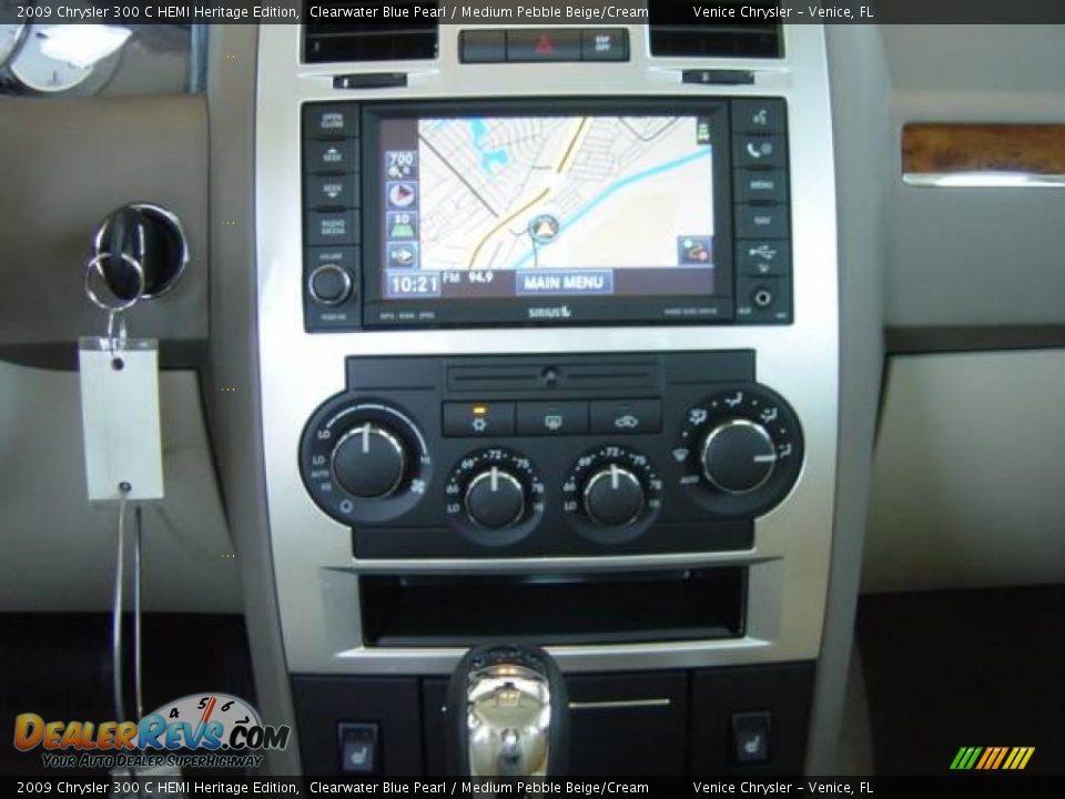 2009 Chrysler 300 C HEMI Heritage Edition Clearwater Blue Pearl / Medium Pebble Beige/Cream Photo #15
