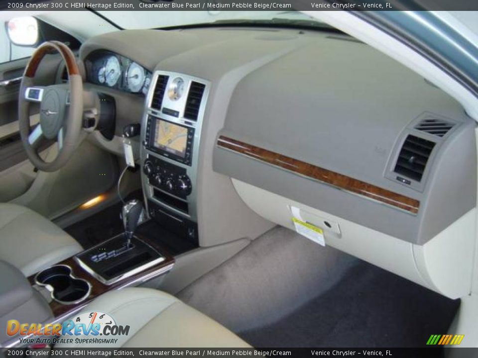2009 Chrysler 300 C HEMI Heritage Edition Clearwater Blue Pearl / Medium Pebble Beige/Cream Photo #17