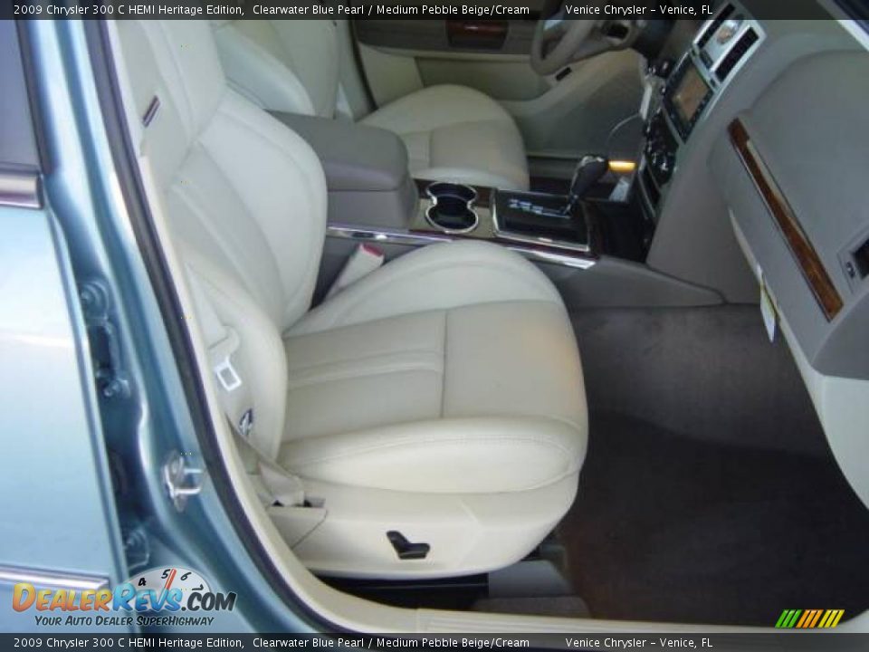 2009 Chrysler 300 C HEMI Heritage Edition Clearwater Blue Pearl / Medium Pebble Beige/Cream Photo #19