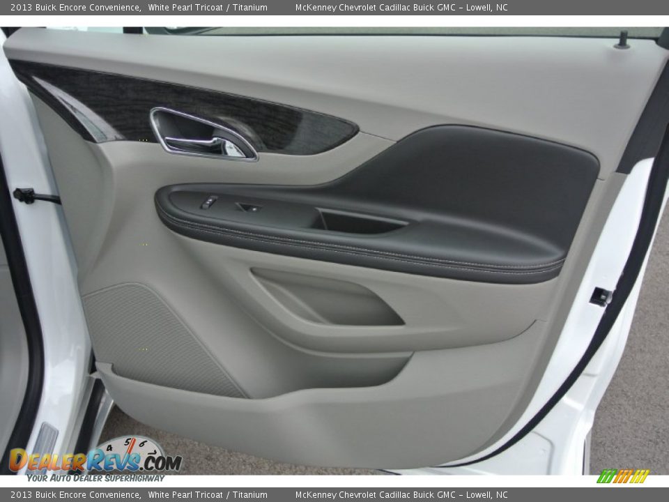 2013 Buick Encore Convenience White Pearl Tricoat / Titanium Photo #18