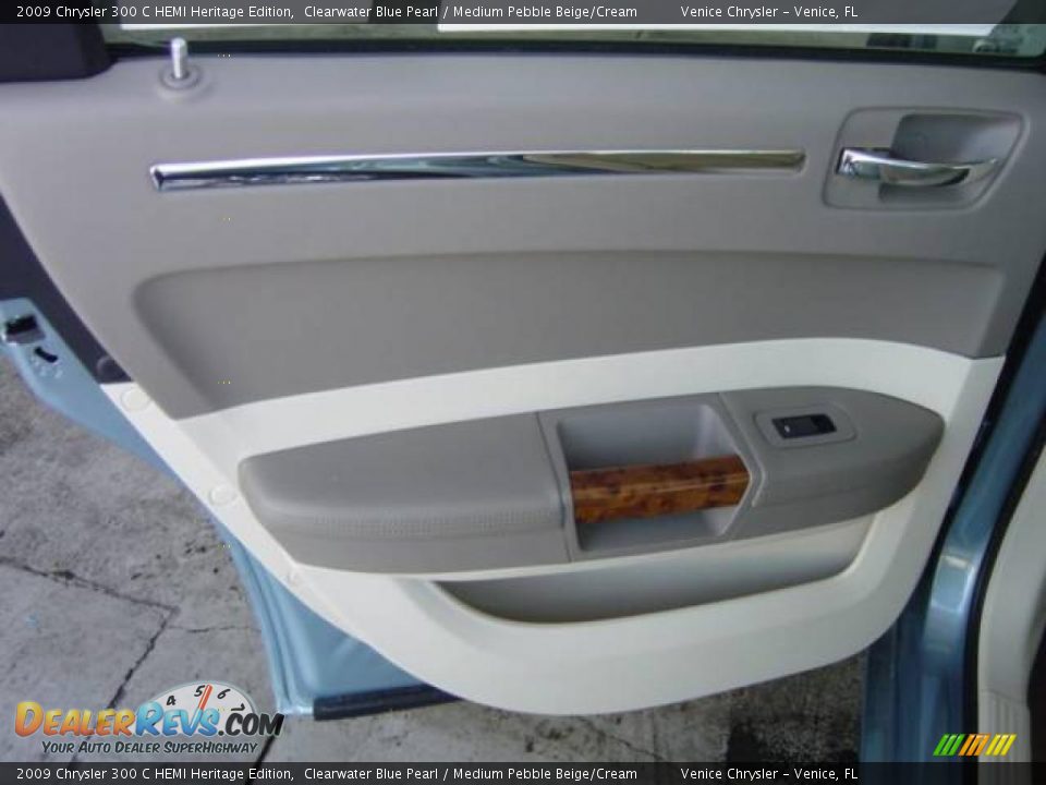 2009 Chrysler 300 C HEMI Heritage Edition Clearwater Blue Pearl / Medium Pebble Beige/Cream Photo #29