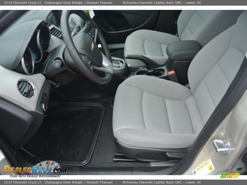 2014 Chevrolet Cruze LT Champagne Silver Metallic / Medium Titanium Photo #8