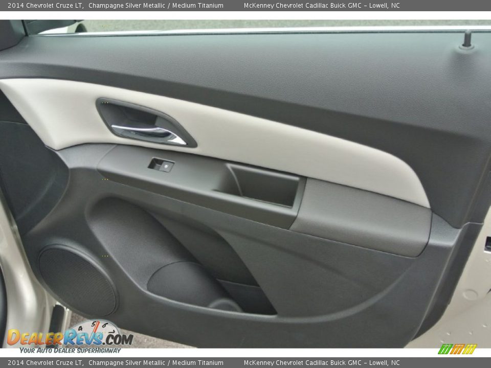 2014 Chevrolet Cruze LT Champagne Silver Metallic / Medium Titanium Photo #17
