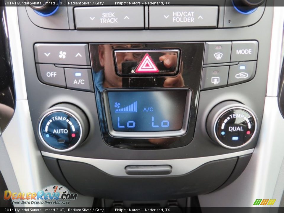 Controls of 2014 Hyundai Sonata Limited 2.0T Photo #32