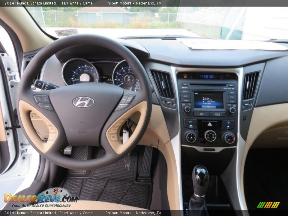Dashboard of 2014 Hyundai Sonata Limited Photo #26