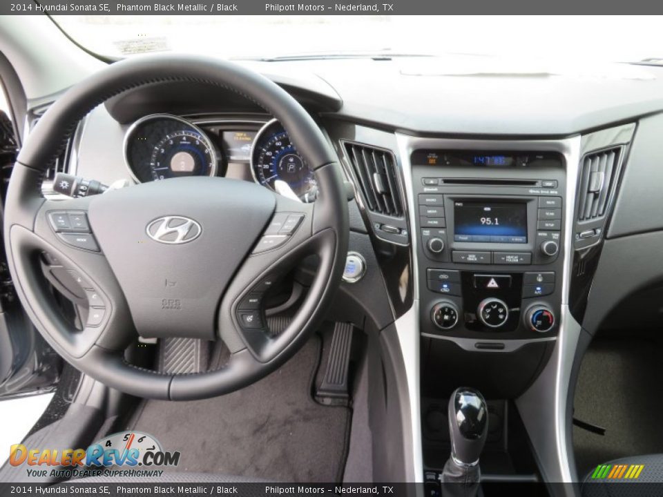 2014 Hyundai Sonata SE Phantom Black Metallic / Black Photo #26