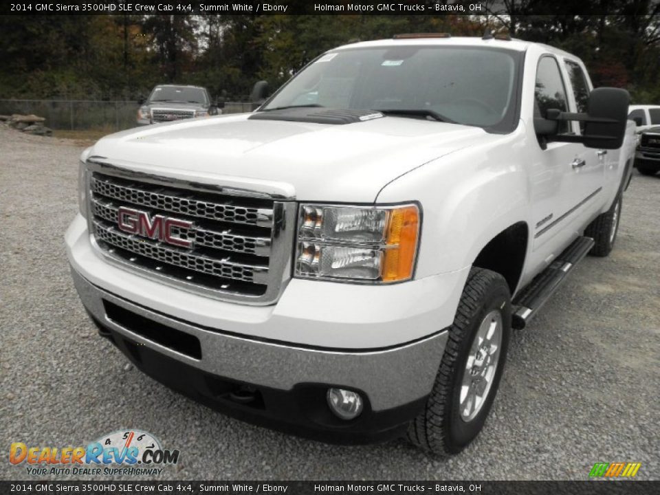 Front 3/4 View of 2014 GMC Sierra 3500HD SLE Crew Cab 4x4 Photo #3