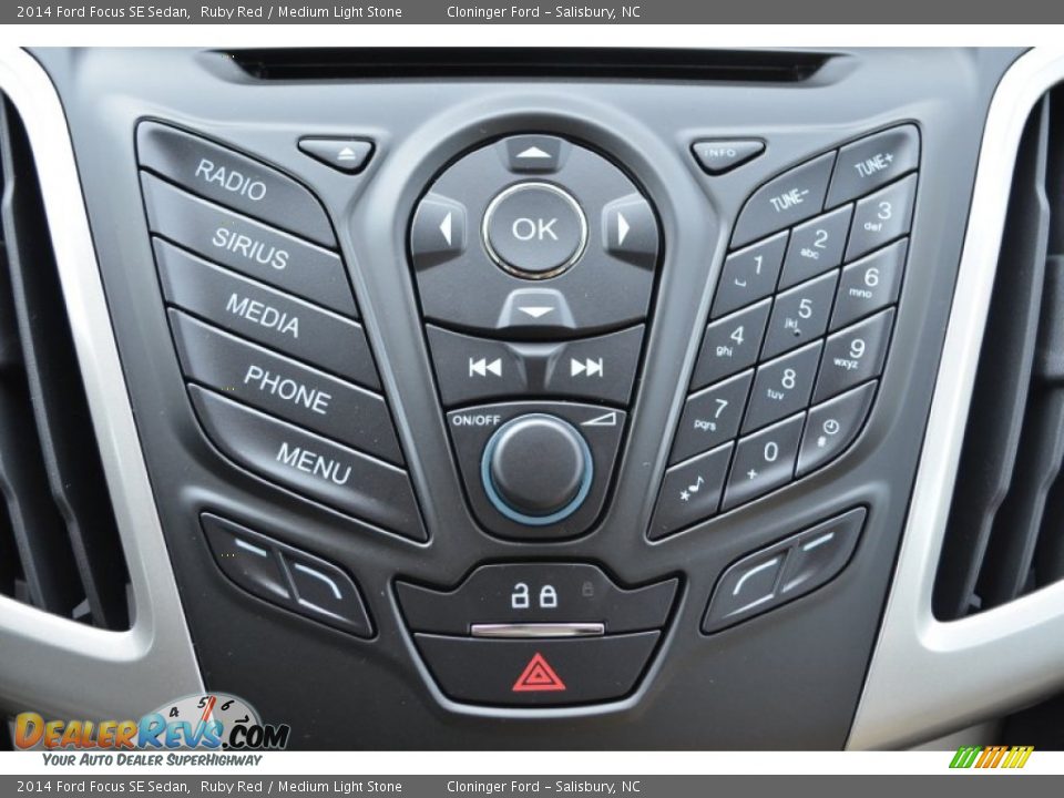 2014 Ford Focus SE Sedan Ruby Red / Medium Light Stone Photo #28