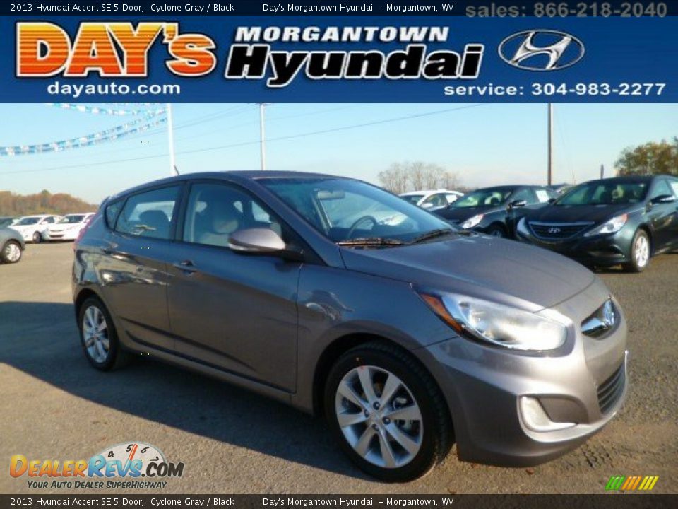 2013 Hyundai Accent SE 5 Door Cyclone Gray / Black Photo #1