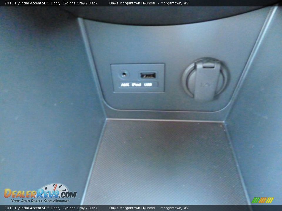 2013 Hyundai Accent SE 5 Door Cyclone Gray / Black Photo #18