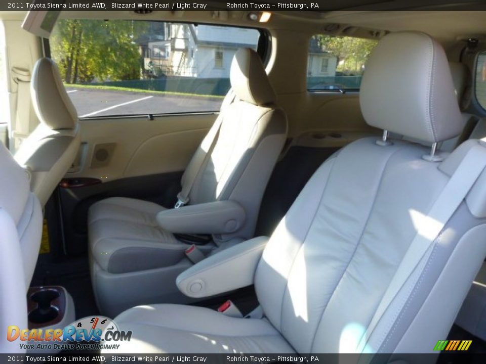 2011 Toyota Sienna Limited AWD Blizzard White Pearl / Light Gray Photo #5