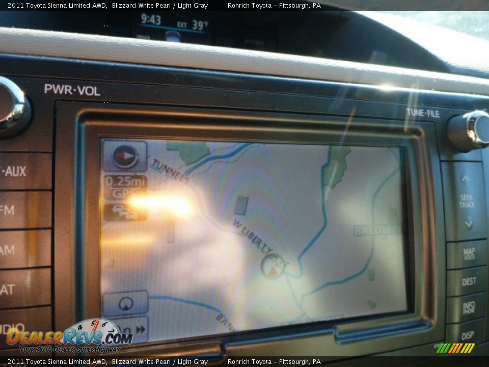 2011 Toyota Sienna Limited AWD Blizzard White Pearl / Light Gray Photo #7
