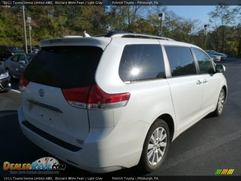 2011 Toyota Sienna Limited AWD Blizzard White Pearl / Light Gray Photo #11