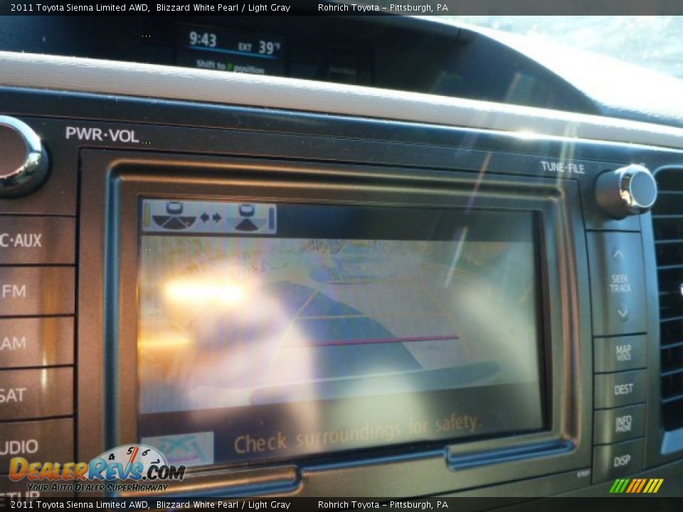 2011 Toyota Sienna Limited AWD Blizzard White Pearl / Light Gray Photo #18