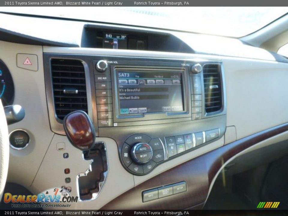 2011 Toyota Sienna Limited AWD Blizzard White Pearl / Light Gray Photo #19