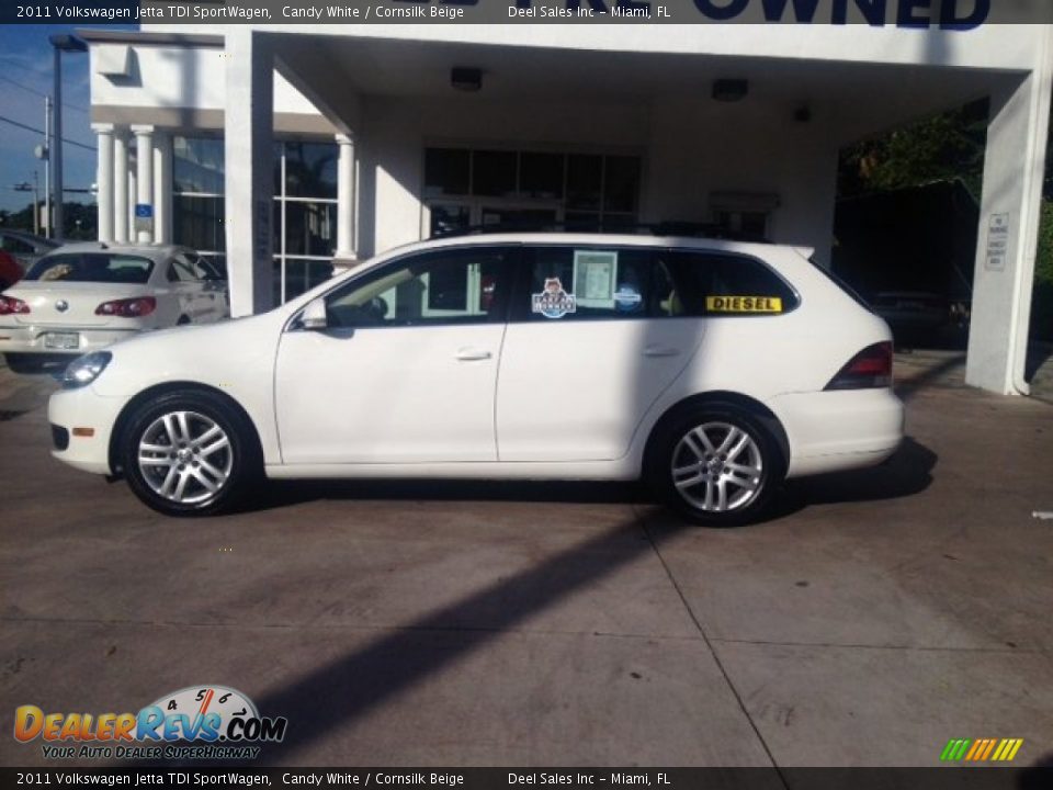 2011 Volkswagen Jetta TDI SportWagen Candy White / Cornsilk Beige Photo #2