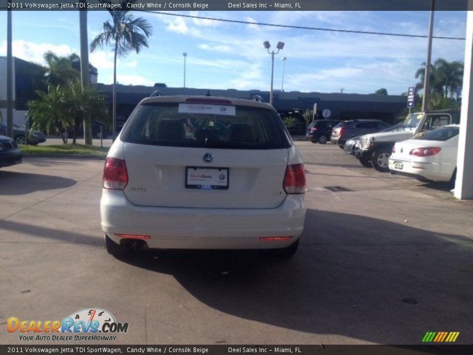 2011 Volkswagen Jetta TDI SportWagen Candy White / Cornsilk Beige Photo #4