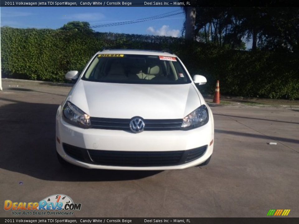 2011 Volkswagen Jetta TDI SportWagen Candy White / Cornsilk Beige Photo #8