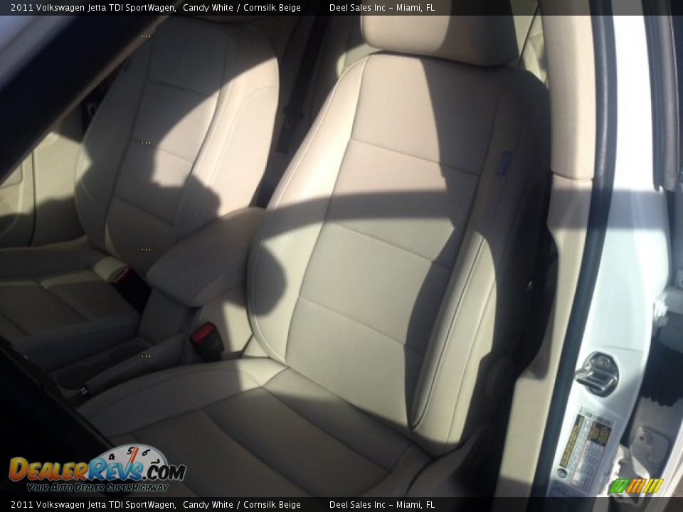 2011 Volkswagen Jetta TDI SportWagen Candy White / Cornsilk Beige Photo #9