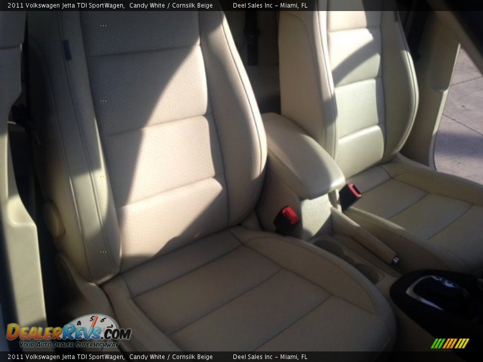 2011 Volkswagen Jetta TDI SportWagen Candy White / Cornsilk Beige Photo #10