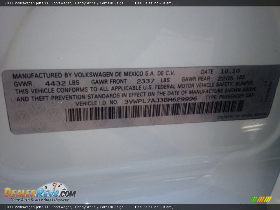 2011 Volkswagen Jetta TDI SportWagen Candy White / Cornsilk Beige Photo #14